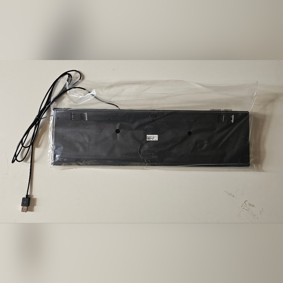 Dell Wired Keyboard - Black KB216 - Picture 2 of 5